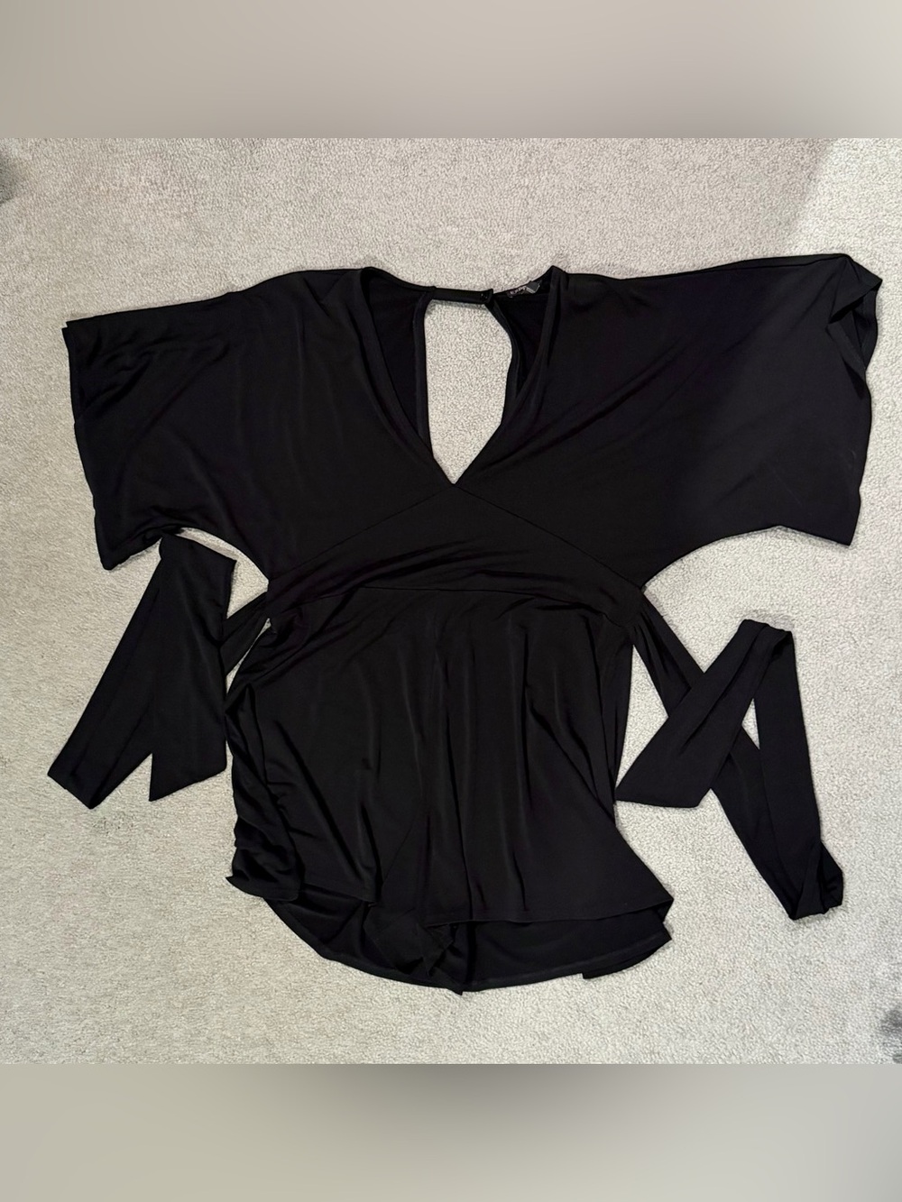 Express Women’s Black Wrap-Style V-Neck Romper - L